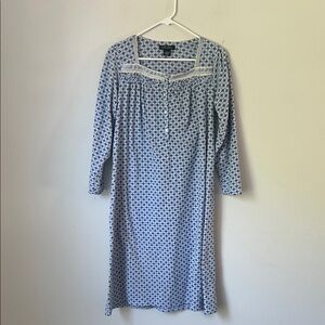 Earth Angels Cottage Core Blue and White Polyester Nightgown, size small 🗝️